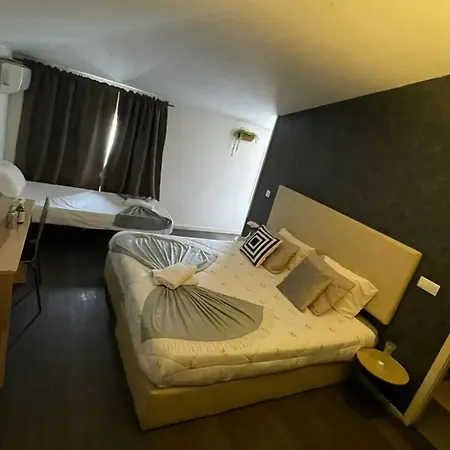 Charming In 35 M² With Balcony * 포르투
