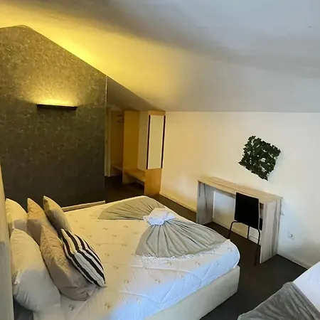 Charming In 35 M² With Balcony Porto